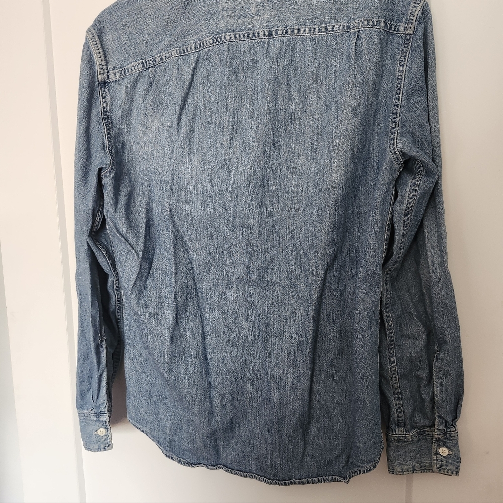 Soft Demin American Eagle Casual Button-Down - Small/Medium - Picture 6 of 10